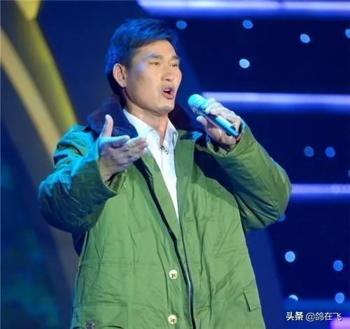 大衣哥朱之文在演艺界成名后，为什么不忘回乡种地？