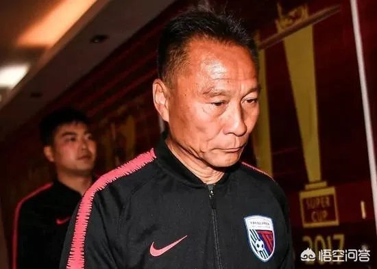 国青0-2负泰国耻辱之战，门将扑球进自家球门，前锋空门推射不进，中国足球还有救吗？