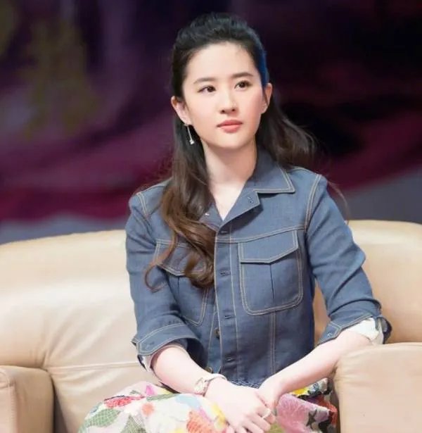 刘亦菲的成功,到底是什么原因让她成功的?