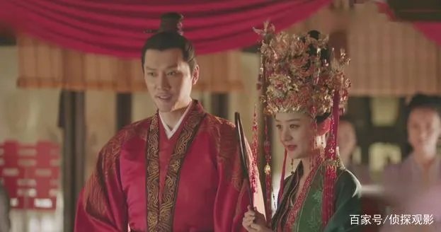 知否里为什么墨兰是自己去明兰是顾接