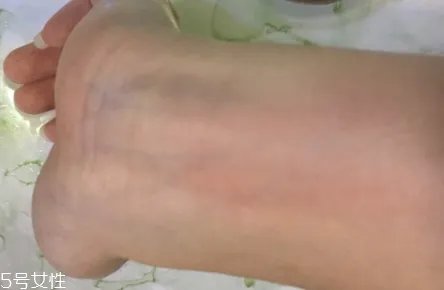 美宝莲弯弯睫毛膏怎么用?想怎么弯就怎么弯