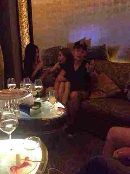 郑恺回应辣妈韦雪事件 网红辣妈韦雪离婚了吗