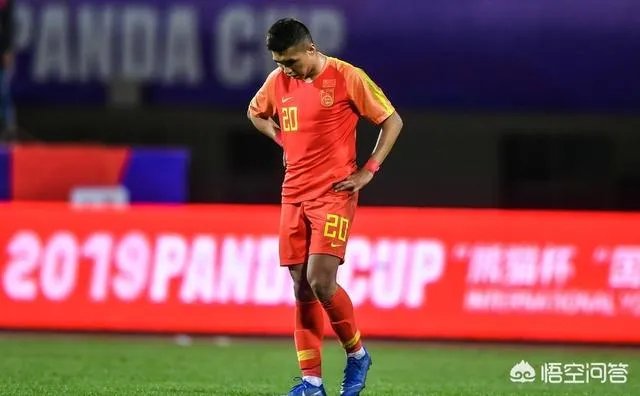 国青0-2负泰国耻辱之战，门将扑球进自家球门，前锋空门推射不进，中国足球还有救吗？