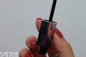 美宝莲弯弯睫毛膏怎么用？想怎么弯就怎么弯