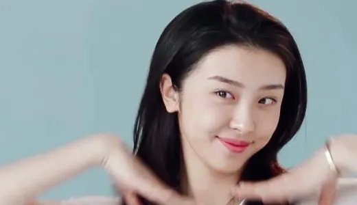 THE9正面照传出,其他学员都是正面看镜头,为什么虞书欣赵小棠例外?