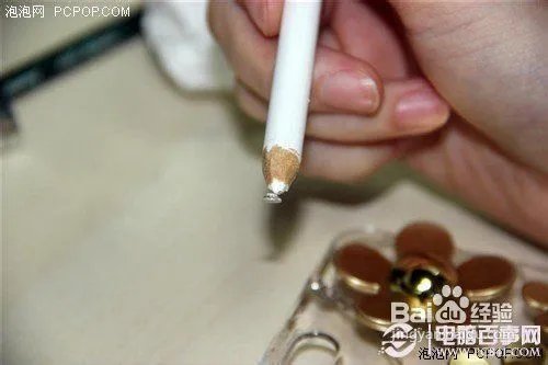 DIY手机壳贴钻教程