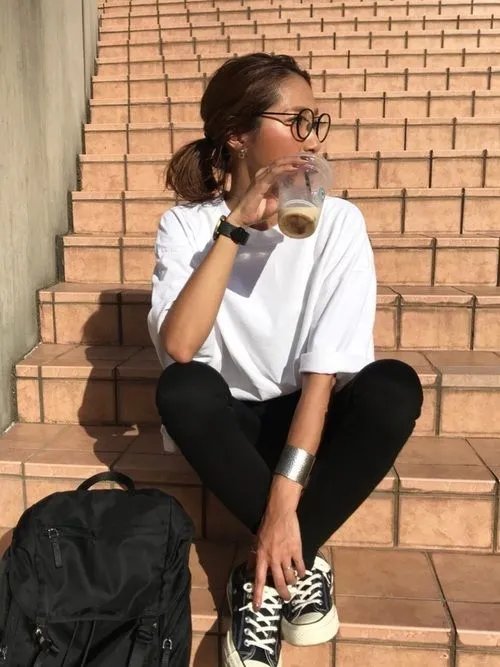 白色t恤怎么搭配 20款不重复白t恤穿搭