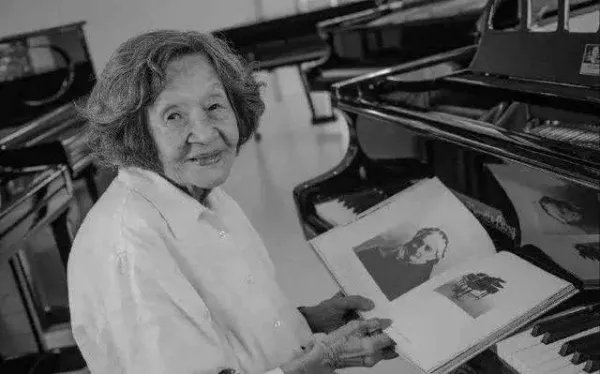 钢琴家巫漪丽为何一生不复婚？