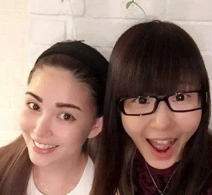 昆凌的姐姐是亲生的吗  《天天向上》昆凌姐真容大曝光