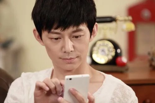 王菁何炅恋情曝光 竟已相恋十年