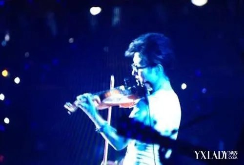 汪峰七夕夜向章子怡告白：我的选择是对的