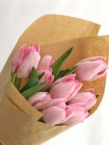 母亲节鲜花快递量超过情人节，这一数据说明了什么问题？