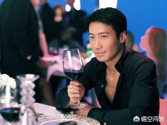 如何看待黎明在社交媒体大方宣布当爸喜讯之事?