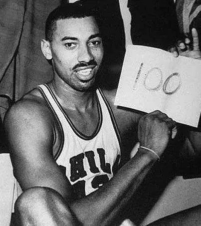 科比30000分用了1180场，那乔丹，张伯伦呢？