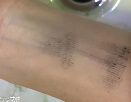 美宝莲弯弯睫毛膏怎么用?想怎么弯就怎么弯