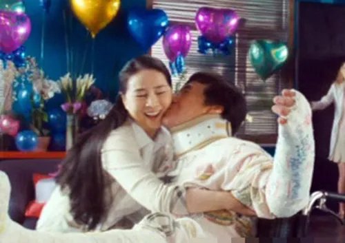 林凤娇十二生肖剧照曝光  正面上镜被成龙亲脸