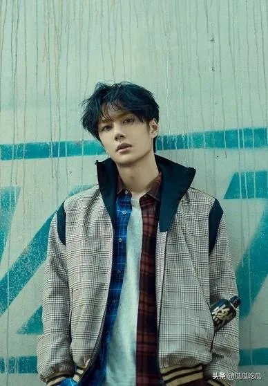 赵丽颖与王一博拍戏被网友晒同框照，你觉得他俩有cp感吗？