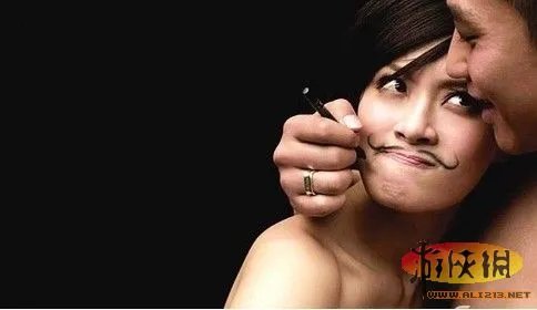 吴建豪结婚照曝光 盘点娱乐明星罕见搞怪婚纱照