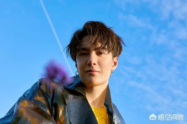 赵丽颖与王一博拍戏被网友晒同框照，你觉得他俩有cp感吗？