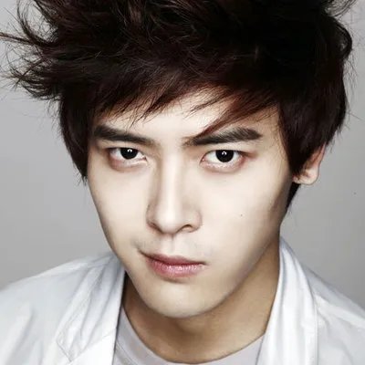 付辛博在韩国人气曝光 揭秘其在节目中上演跨国之恋