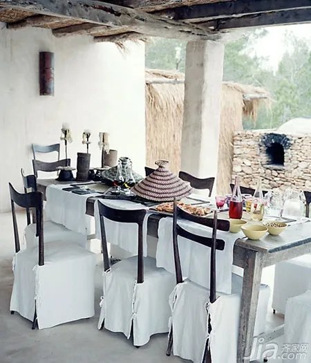 10个户外餐厅设计 花团簇拥的华丽感