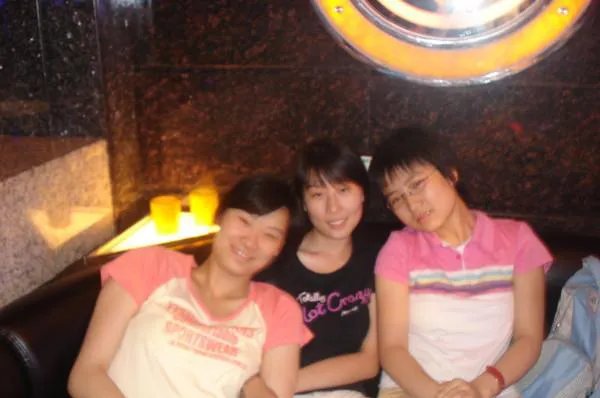 人肉无罪！度娘刘冬素颜及前男友亲密照遭曝光