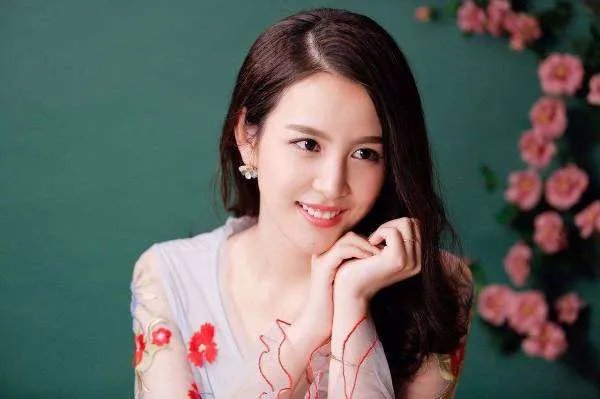 小卖部老板撞脸马云，长得像名人是福还是祸？