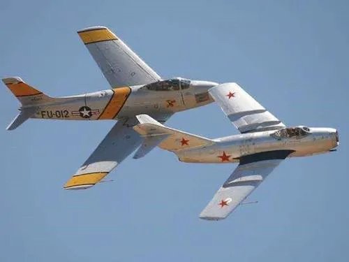 传奇战机米格25速度比子弹还快，究竟用的什么发动机？