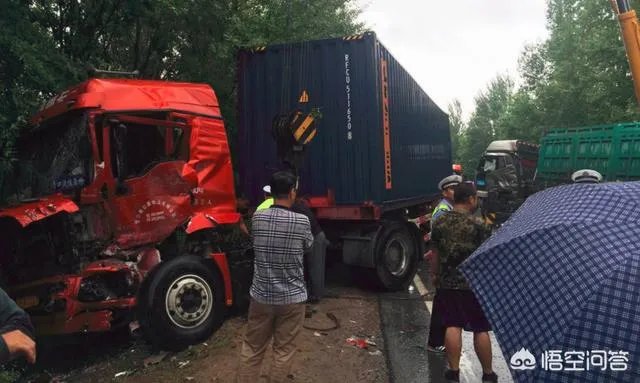 河北司机携妻儿登门感谢河南大叔称是他救了我的命，你怎么看？