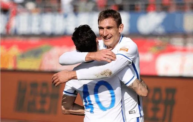 续约曼萨诺，你认为贵州下赛季会取得怎样的成绩？