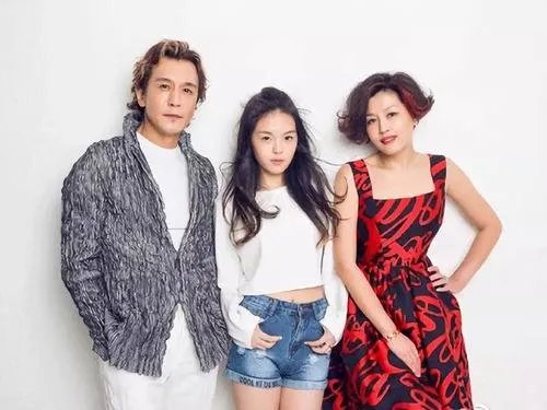 留下2亿遗产的李咏,没有把遗产给妻子,而是给了女儿,为什么?