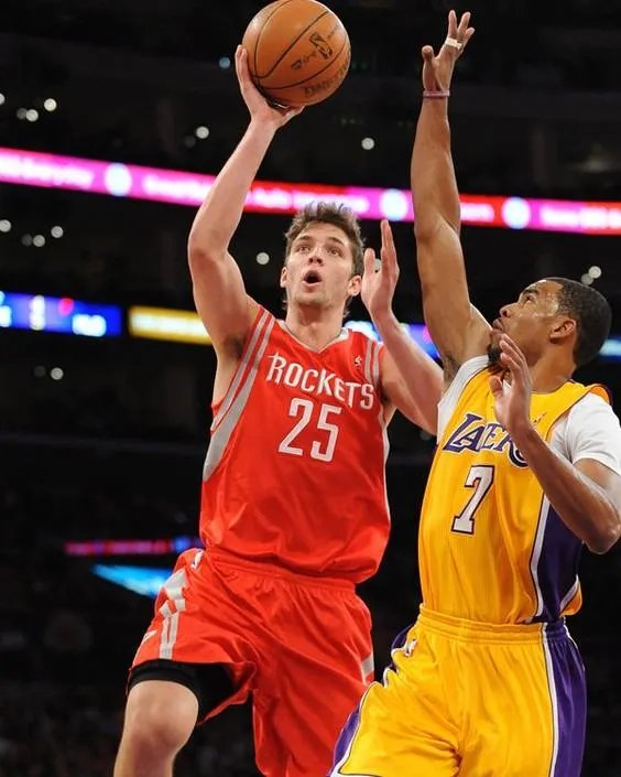 火箭队的帕森斯为什么叫他高富帅？