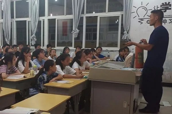 如何评价2019年央视《开学第一课》？