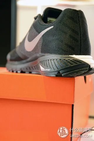 Nike 耐克 NIKE ZOOM STRUCTURE+ 17 SHIELD 男款跑步鞋 616304