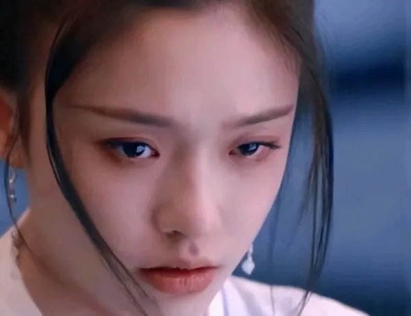 林允夏日轻纱大片释出,你觉得林允演技如何?