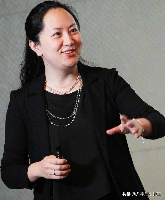 孟晚舟被刷屏了。她即使身陷囹圄,却依然姿式优雅,从容淡定。她的底气来自何处?