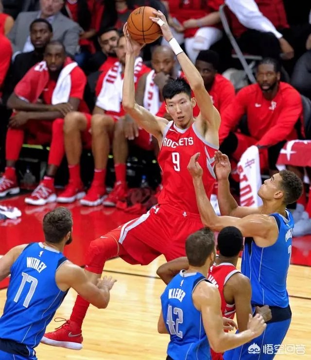 周琦在NBA季后赛进入轮转，周琦这是要崛起了吗？