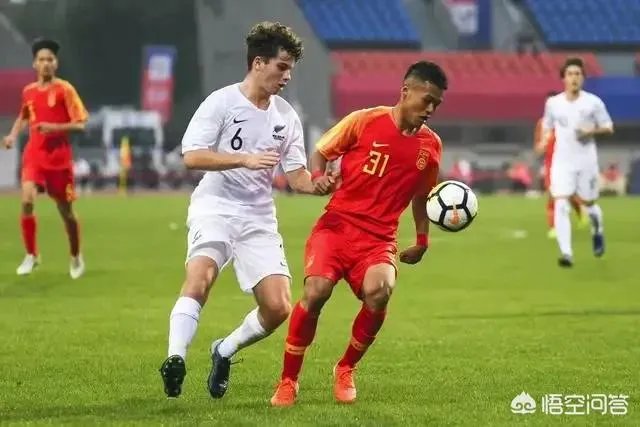 国青0-2负泰国耻辱之战，门将扑球进自家球门，前锋空门推射不进，中国足球还有救吗？