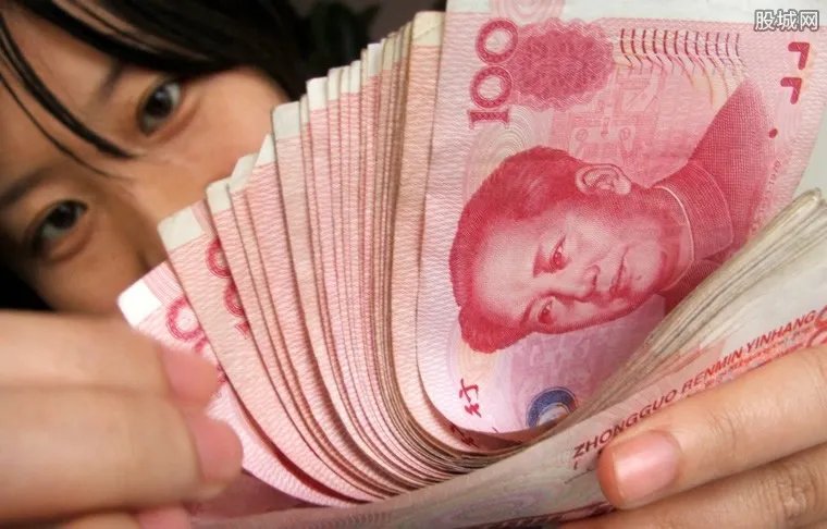 90后一半工资养生 你的钱都花哪了？