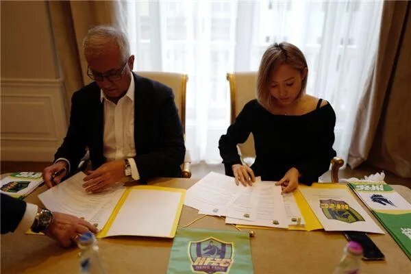 续约曼萨诺，你认为贵州下赛季会取得怎样的成绩？