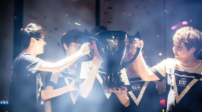 德玛西亚杯决赛 EDG状态神勇 零封对手加冕称王