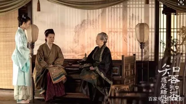 知否里为什么墨兰是自己去明兰是顾接