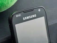 超值智能触屏3G手机 三星I8000跌破3000