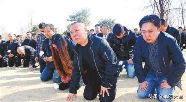 郭德纲拜师侯耀文先生十五周年纪念演出，石富宽、侯震、杨进明等悉数参加，你怎么评价？