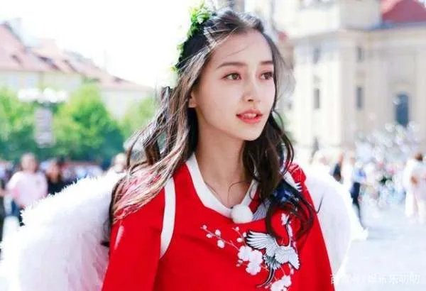 《摩天大楼》开播,网友称因为杨颖劝退,编剧却称无视她就好,为什么?