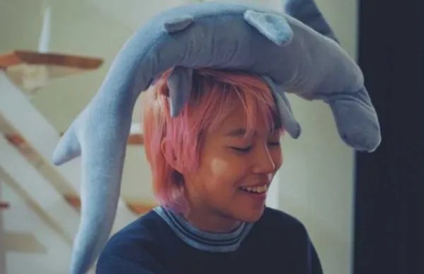 客观的评价,窦靖童是一个合格的歌手吗?