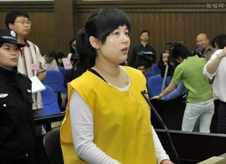 吴英减刑案公审 非法吸收公众存款吴英案最新消息