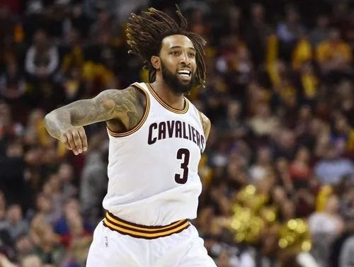 德里克威廉姆斯因为什么被骑士放弃?