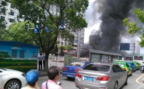 南昌公交车起火是人为还是意外？