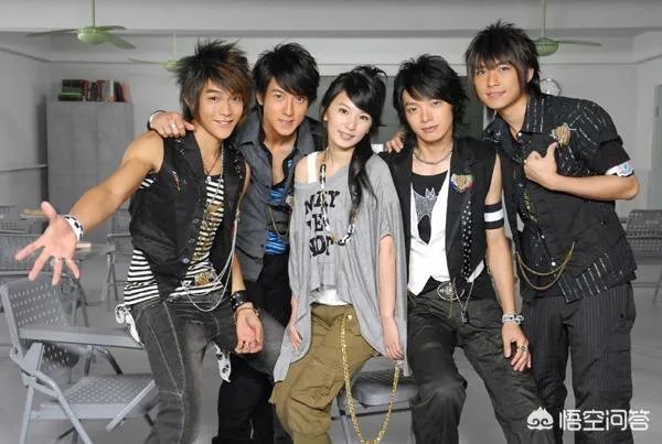 飞轮海车祸现场原因